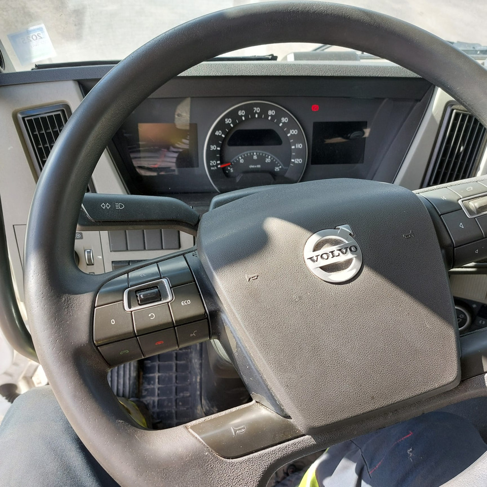 VOLVO FM - Xe bồn: hình 2 VOLVO FM - Xe bồn: hình 2