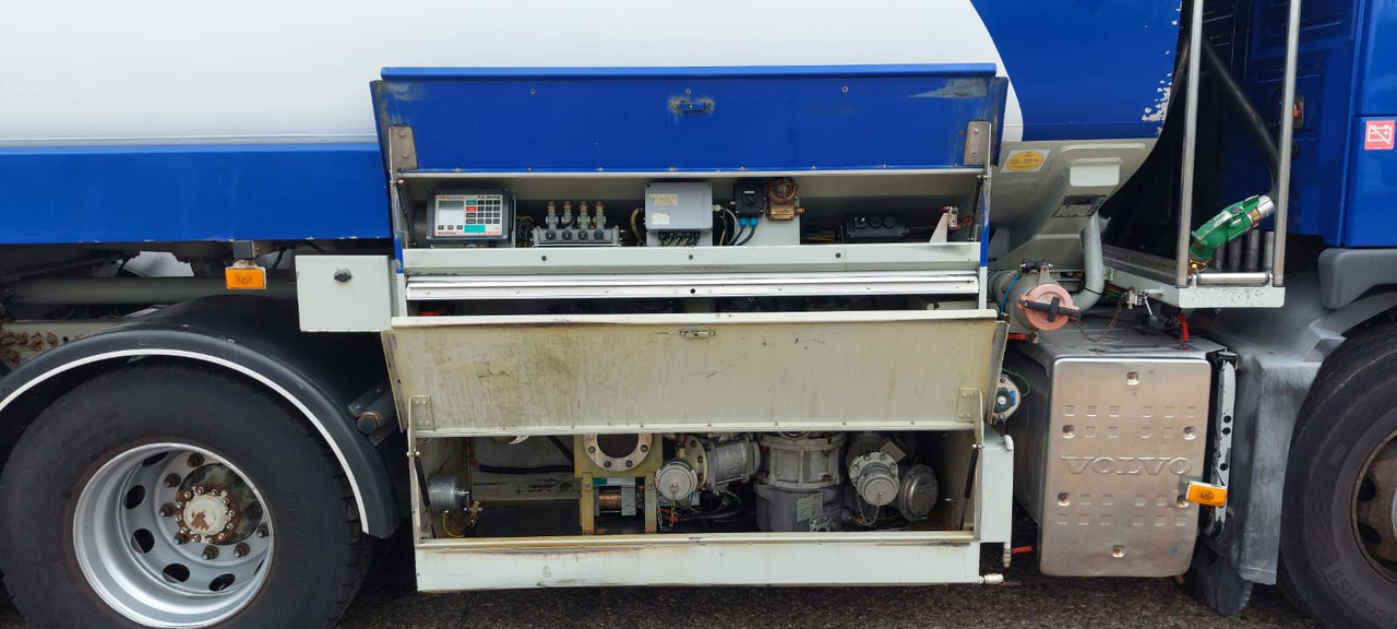 VOLVO FM - Xe bồn: hình 3 VOLVO FM - Xe bồn: hình 3