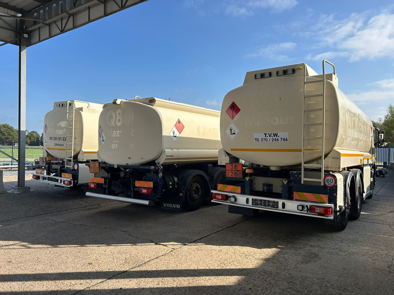 VOLVO FM (lot of 3) - Xe bồn: hình 4 VOLVO FM (lot of 3) - Xe bồn: hình 4