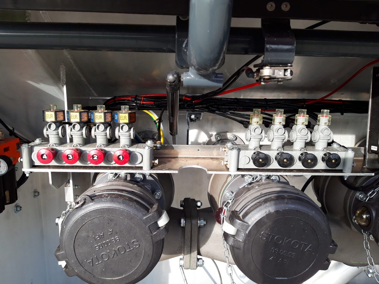 Volvo FM - Xe bồn: hình 3 Volvo FM - Xe bồn: hình 3