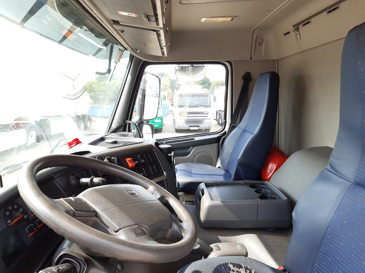 Volvo FMFH - Xe bồn: hình 5 Volvo FMFH - Xe bồn: hình 5