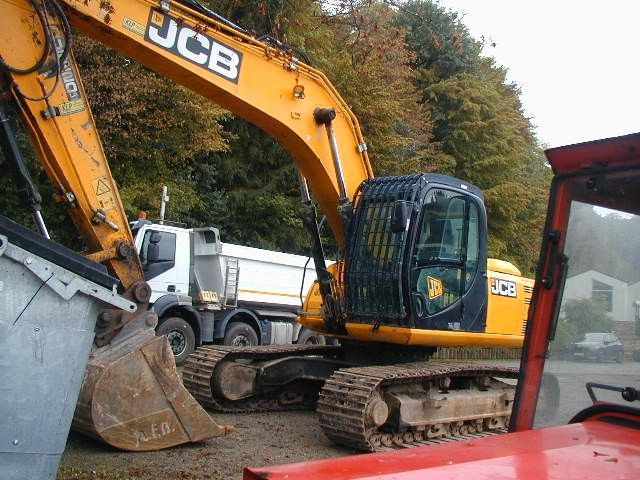 JCB JS220LCT4 JCB JS220LCT4 - Máy xúc bánh xích: hình 3 JCB JS220LCT4 JCB JS220LCT4 - Máy xúc bánh xích: hình 3