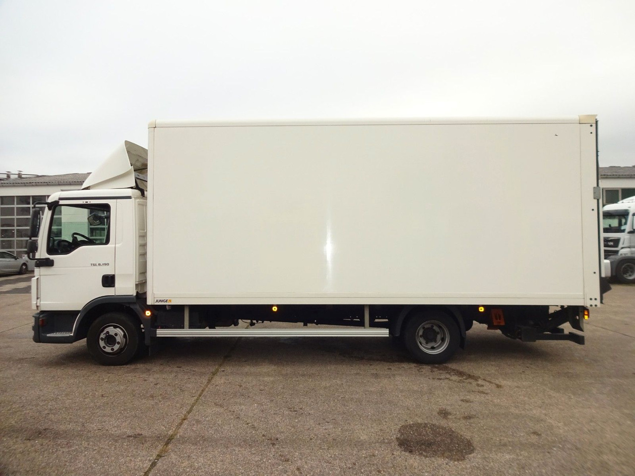 MAN TGL 8.190, LBW, Luft, Tempomat, Standheizung - Xe tải nhỏ thùng kín: hình 4 MAN TGL 8.190, LBW, Luft, Tempomat, Standheizung - Xe tải nhỏ thùng kín: hình 4