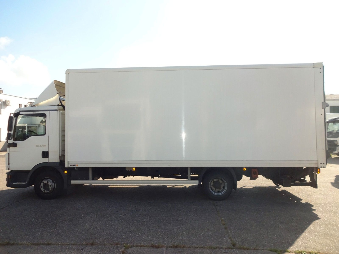 MAN TGL 8.190, LBW, Luft, Tempomat, Standheizung - Xe tải nhỏ thùng kín: hình 4 MAN TGL 8.190, LBW, Luft, Tempomat, Standheizung - Xe tải nhỏ thùng kín: hình 4