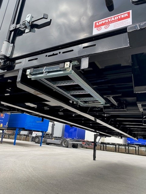 Krone BDF-System, 7.450 mm lang, Eckhöhe: 2.750 mm. - Rèm bên hoán đổi thân: hình 2 Krone BDF-System, 7.450 mm lang, Eckhöhe: 2.750 mm. - Rèm bên hoán đổi thân: hình 2
