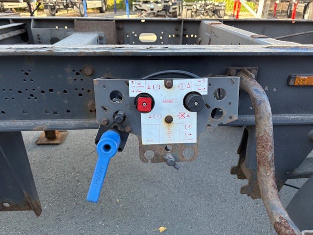 Schmitz Cargobull BDF-System, Standard, hochgekuppelt R 22,5 - Rơ moóc hộp kín: hình 5 Schmitz Cargobull BDF-System, Standard, hochgekuppelt R 22,5 - Rơ moóc hộp kín: hình 5