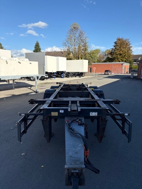 Schmitz Cargobull BDF-System, Standard, hochgekuppelt R 22,5 - Rơ moóc hộp kín: hình 4 Schmitz Cargobull BDF-System, Standard, hochgekuppelt R 22,5 - Rơ moóc hộp kín: hình 4