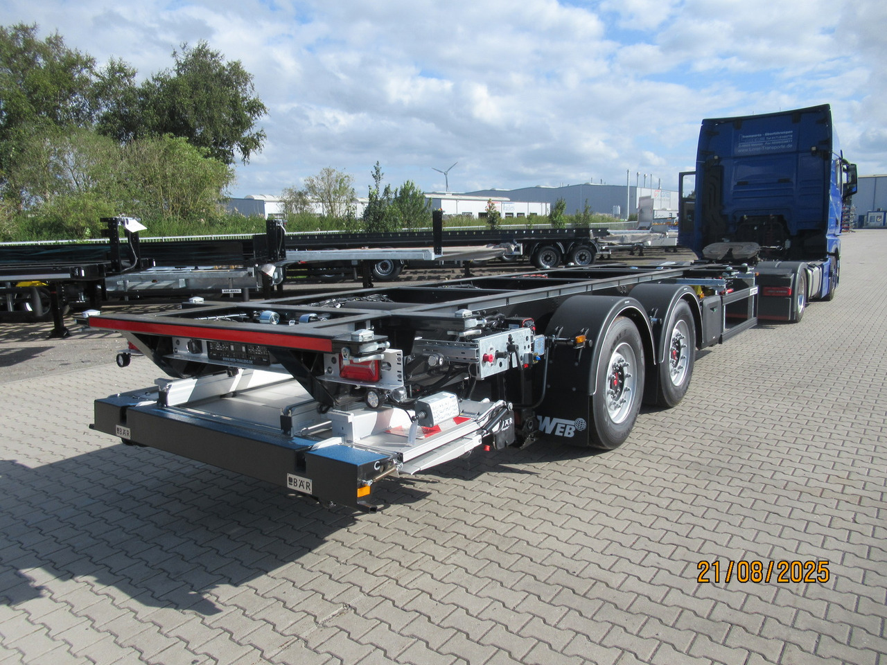 System Trailers BDF-System, Standard ohne Zulassung, mit Ladebordwand - Rơ moóc hộp kín: hình 1 System Trailers BDF-System, Standard ohne Zulassung, mit Ladebordwand - Rơ moóc hộp kín: hình 1