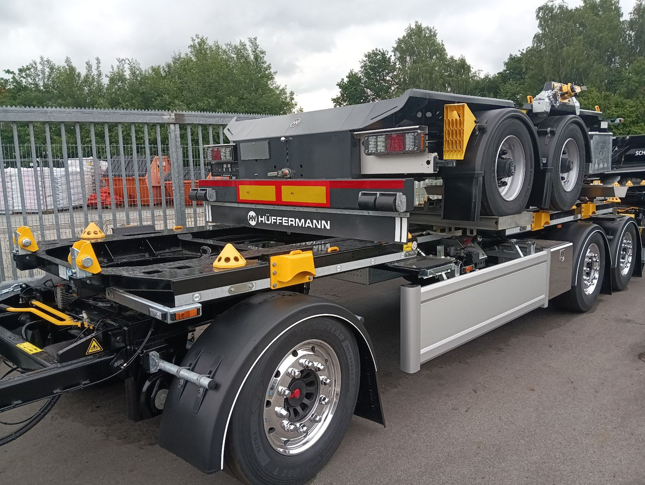 Hüffermann 3-A VARIO-CARRIER SAF NEU VERZINKT LiftAlufelgen - Rơ moóc thùng chứa: hình 1 Hüffermann 3-A VARIO-CARRIER SAF NEU VERZINKT LiftAlufelgen - Rơ moóc thùng chứa: hình 1