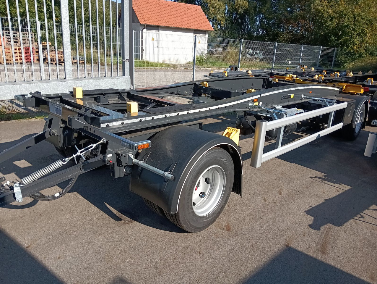 Hüffermann HSA1870 SAF VERZINKT Schlitten 5m-7m 3158kg NEU - Rơ moóc thùng chứa: hình 5 Hüffermann HSA1870 SAF VERZINKT Schlitten 5m-7m 3158kg NEU - Rơ moóc thùng chứa: hình 5