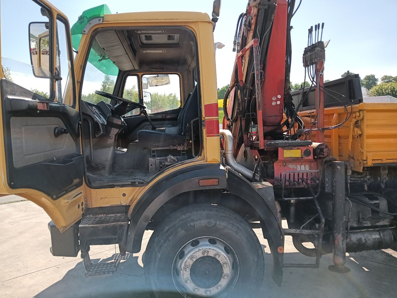 Mercedes-Benz SK 1722 AK 4x4 Blatt Schalter PalfingerPK10500A4 - Xe ben, Xe cẩu tự hành: hình 4 Mercedes-Benz SK 1722 AK 4x4 Blatt Schalter PalfingerPK10500A4 - Xe ben, Xe cẩu tự hành: hình 4