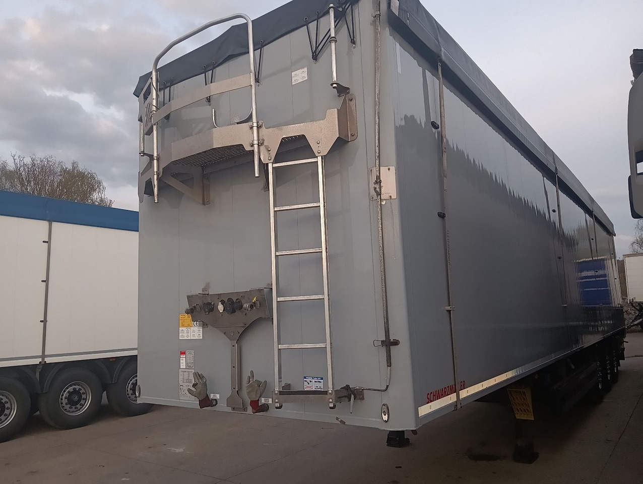 Schwarzmüller 3-Achs8mm VollALU -FULL OPTION 91m3 7450kg,ALCOA - Sơ mi rơ moóc sàn đi bộ: hình 4 Schwarzmüller 3-Achs8mm VollALU -FULL OPTION 91m3 7450kg,ALCOA - Sơ mi rơ moóc sàn đi bộ: hình 4
