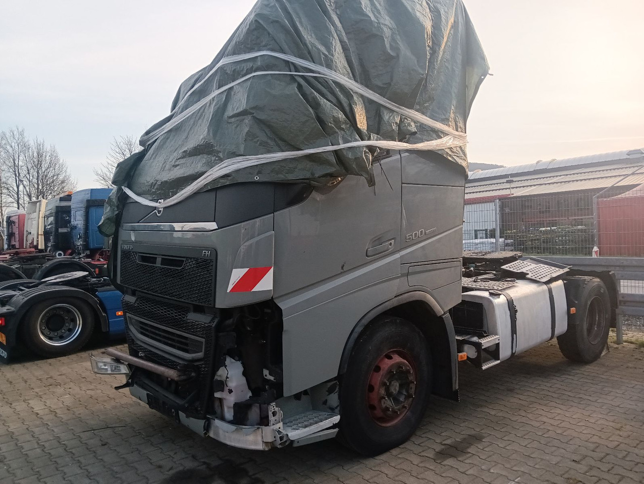 Volvo FH 500 Globe CRAWLER Hydr.,Luft/Luft Motor läuft - Xe đầu kéo: hình 4 Volvo FH 500 Globe CRAWLER Hydr.,Luft/Luft Motor läuft - Xe đầu kéo: hình 4