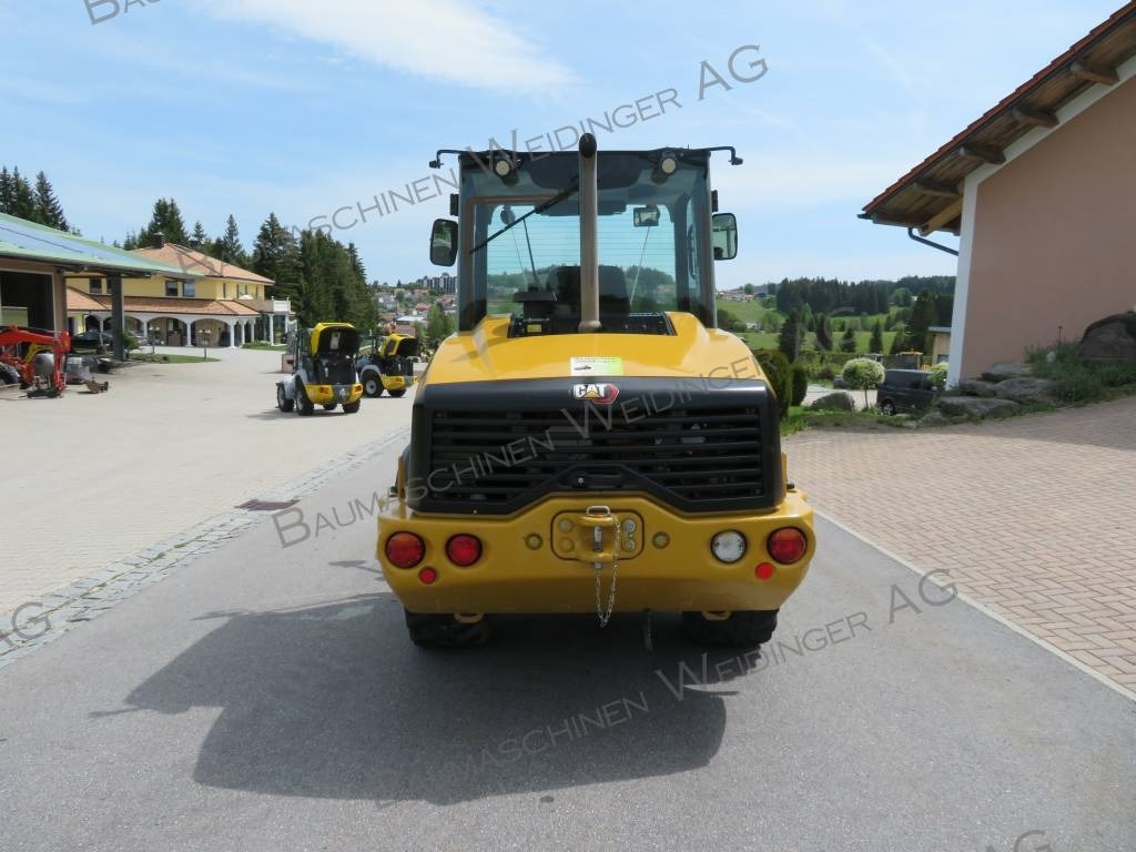 CAT 906M - Máy xúc lật bánh lốp: hình 4 CAT 906M - Máy xúc lật bánh lốp: hình 4