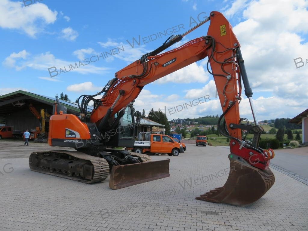 Doosan DX 235 LCR-5 - Máy xúc bánh xích: hình 2 Doosan DX 235 LCR-5 - Máy xúc bánh xích: hình 2
