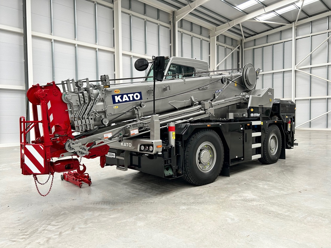 KATO CR-250Rv , 25 Ton City Crane with Only 1,991 hours - Cẩu bánh lốp: hình 2 KATO CR-250Rv , 25 Ton City Crane with Only 1,991 hours - Cẩu bánh lốp: hình 2