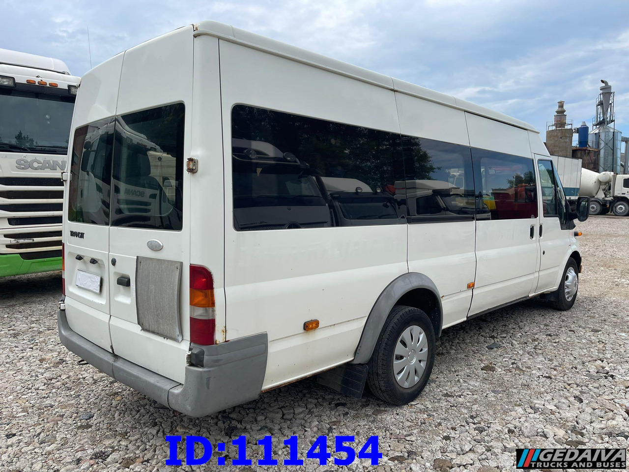 FORD Transit Manual 17-seater - Xe đò: hình 4 FORD Transit Manual 17-seater - Xe đò: hình 4