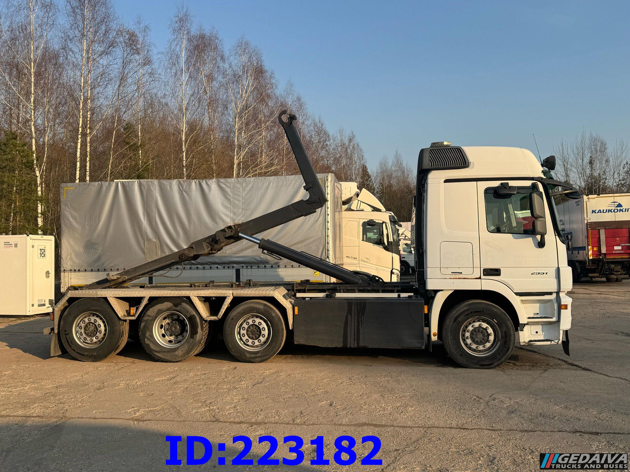MERCEDES-BENZ Actros 2551 8x2 V8 Retarder - Xe tải nâng móc: hình 5 MERCEDES-BENZ Actros 2551 8x2 V8 Retarder - Xe tải nâng móc: hình 5