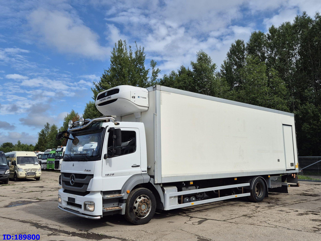 MERCEDES-BENZ Axor 1829 Euro5 Manual + Tail lift - Xe tải đông lạnh: hình 1 MERCEDES-BENZ Axor 1829 Euro5 Manual + Tail lift - Xe tải đông lạnh: hình 1