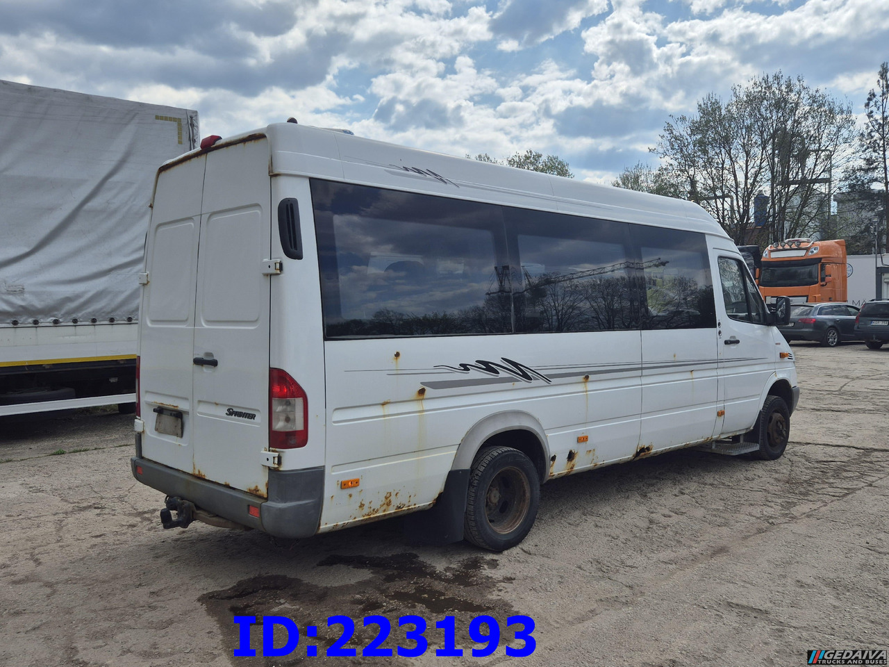 MERCEDES-BENZ Sprinter 416 VIP AC 17-seater - Xe đò: hình 5 MERCEDES-BENZ Sprinter 416 VIP AC 17-seater - Xe đò: hình 5