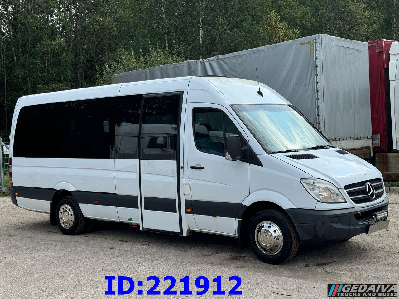 MERCEDES-BENZ Sprinter 518 VIP 17-Place - Xe đò: hình 3 MERCEDES-BENZ Sprinter 518 VIP 17-Place - Xe đò: hình 3