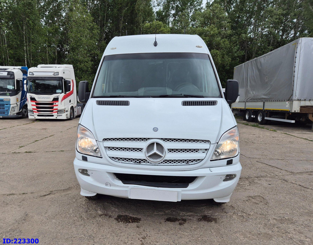 MERCEDES-BENZ Sprinter 518 VIP - 17 Seater - Xe bus mini, Xe van chở khách: hình 2 MERCEDES-BENZ Sprinter 518 VIP - 17 Seater - Xe bus mini, Xe van chở khách: hình 2