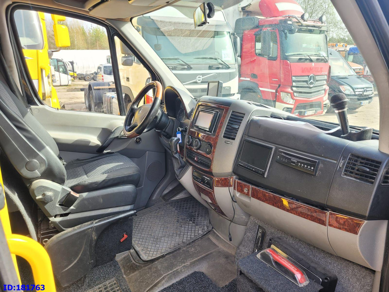 Xe bus mini, Xe van chở khách MERCEDES-BENZ Sprinter 518 - VIP - 17 Seater: hình 8