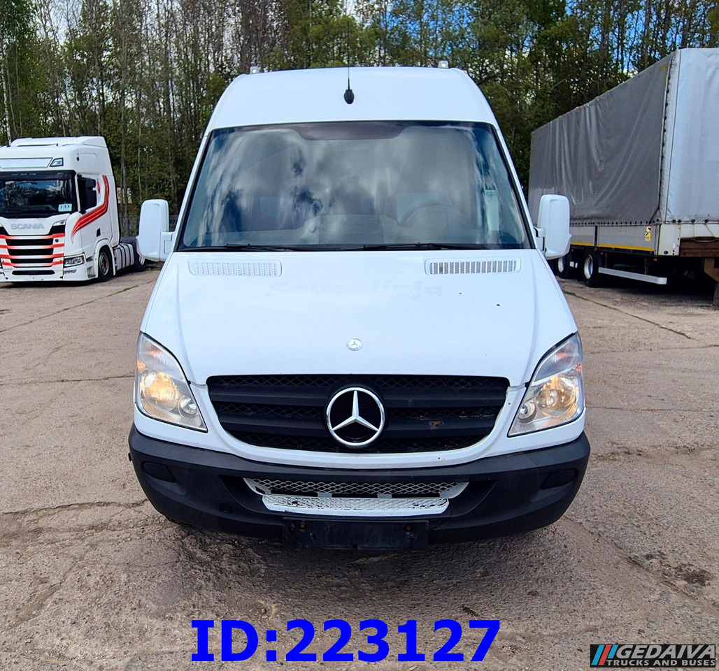 MERCEDES-BENZ Sprinter 518 - VIP -19 Seater - Xe đò: hình 2 MERCEDES-BENZ Sprinter 518 - VIP -19 Seater - Xe đò: hình 2