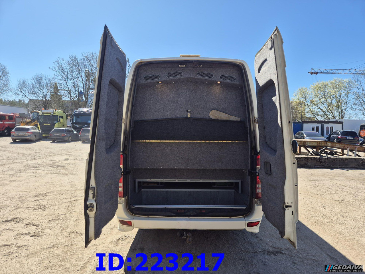 MERCEDES-BENZ Sprinter 518 VIP Prostyle 17-Place (Motor defekt) - Xe đò: hình 5 MERCEDES-BENZ Sprinter 518 VIP Prostyle 17-Place (Motor defekt) - Xe đò: hình 5