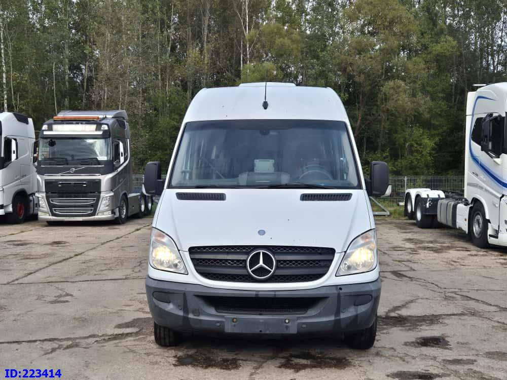 MERCEDES-BENZ Sprinter 519 VIP - 17 Seater Euro5 - Xe đò: hình 2 MERCEDES-BENZ Sprinter 519 VIP - 17 Seater Euro5 - Xe đò: hình 2