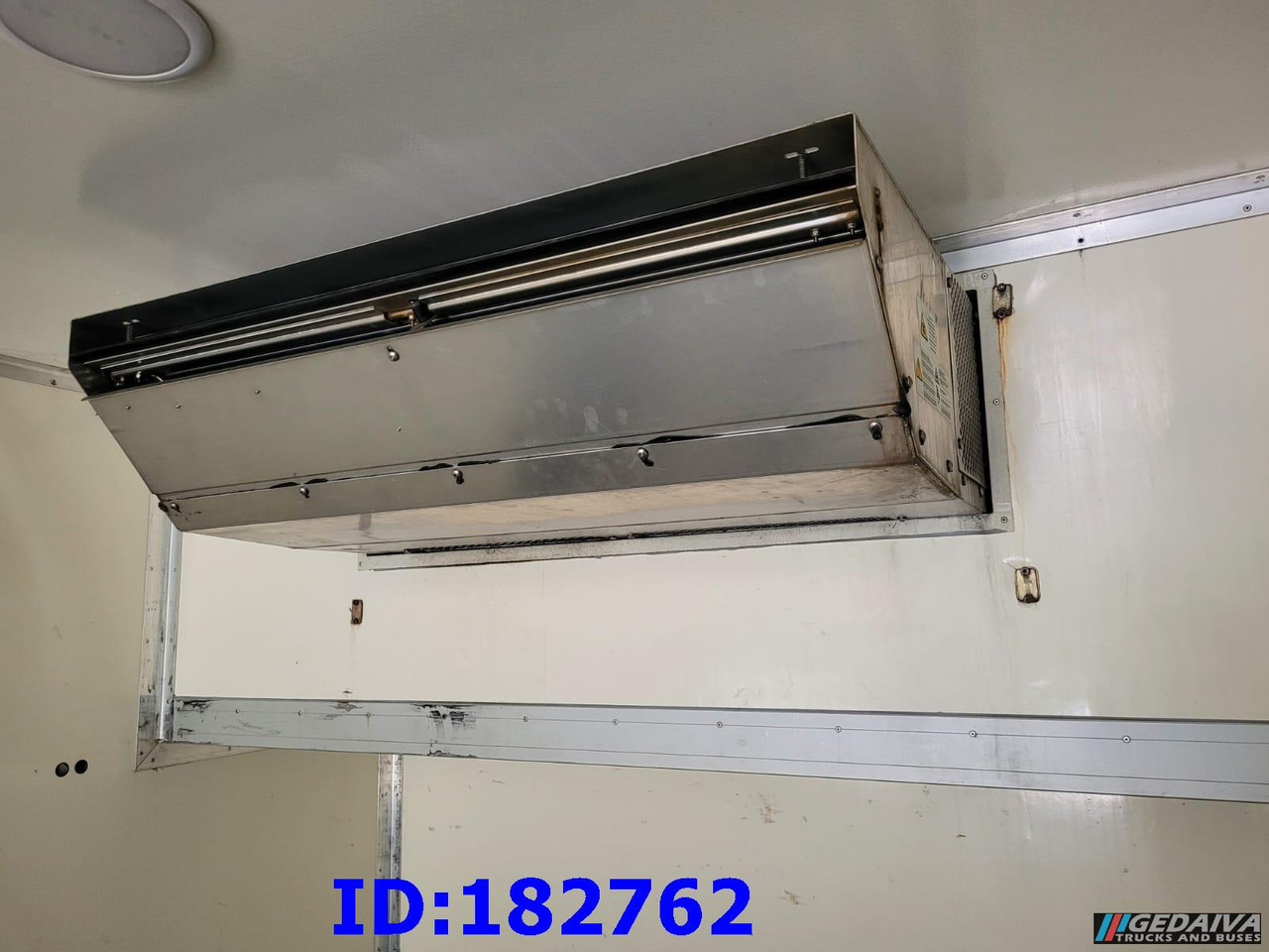 THERMO KING TS-500e - Bộ phận làm lạnh: hình 4 THERMO KING TS-500e - Bộ phận làm lạnh: hình 4