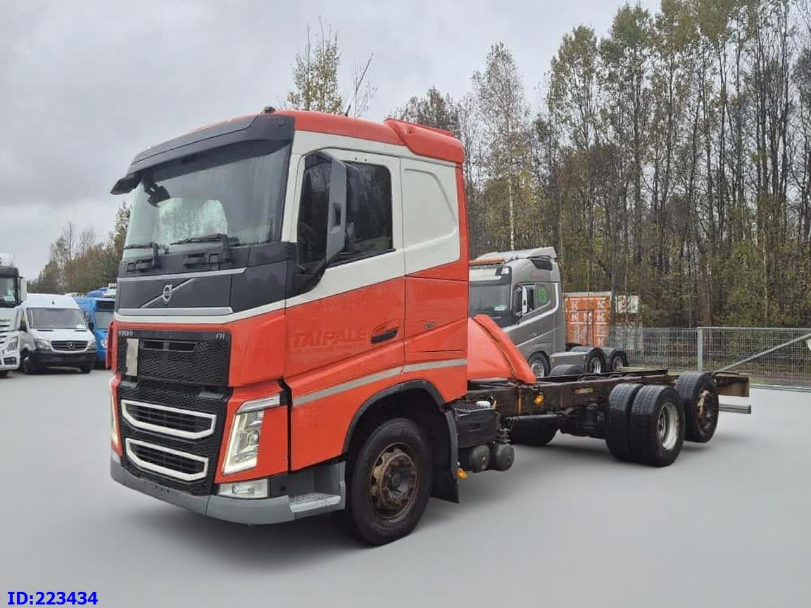VOLVO FH13 500HP 6x2 - Xe tải khung gầm: hình 1 VOLVO FH13 500HP 6x2 - Xe tải khung gầm: hình 1