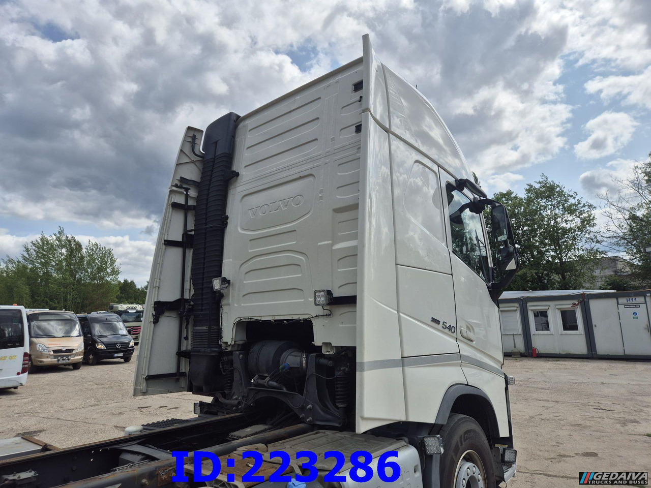 VOLVO FH13 540HP 6x2 (10 tyre) Euro6 - Xe tải khung gầm: hình 5 VOLVO FH13 540HP 6x2 (10 tyre) Euro6 - Xe tải khung gầm: hình 5