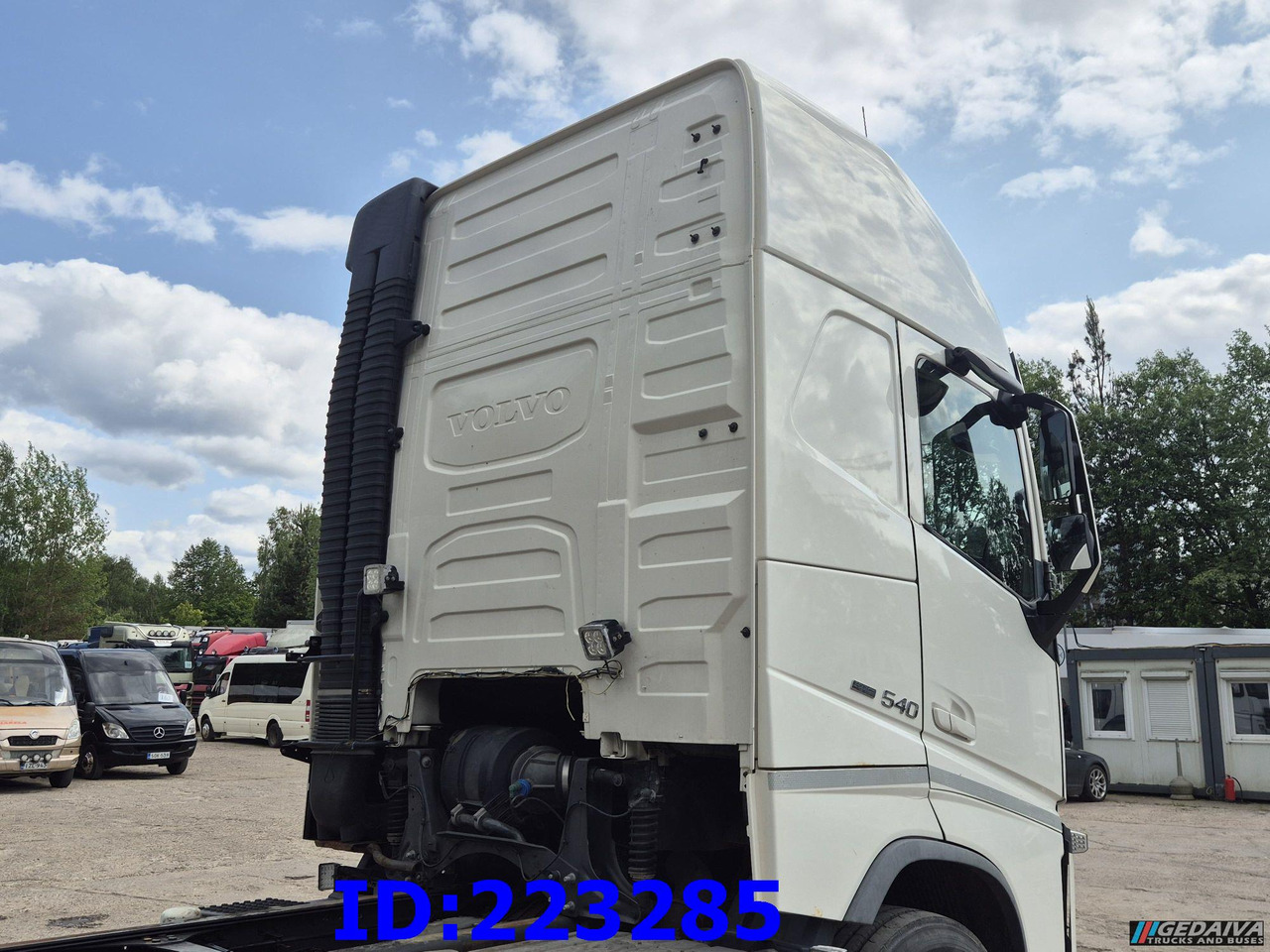 VOLVO FH13 540HP 6x2 (10 tyre) Euro6 - Xe tải khung gầm: hình 5 VOLVO FH13 540HP 6x2 (10 tyre) Euro6 - Xe tải khung gầm: hình 5