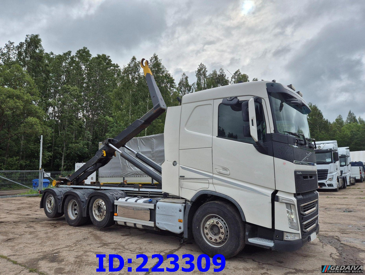 VOLVO FH13 540HP 8x2 Hook lift (2axles steering - 2 axles lifting) - Xe tải nâng móc: hình 4 VOLVO FH13 540HP 8x2 Hook lift (2axles steering - 2 axles lifting) - Xe tải nâng móc: hình 4