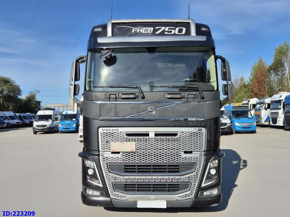 VOLVO FH16 750HP 8x4 Steering axle - Xe tải khung gầm: hình 2 VOLVO FH16 750HP 8x4 Steering axle - Xe tải khung gầm: hình 2