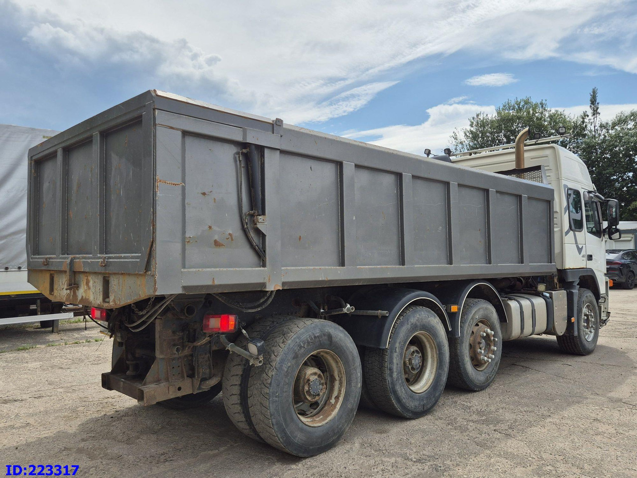 VOLVO FM13 480HP 8x4 (Big axle) - Xe ben: hình 5 VOLVO FM13 480HP 8x4 (Big axle) - Xe ben: hình 5