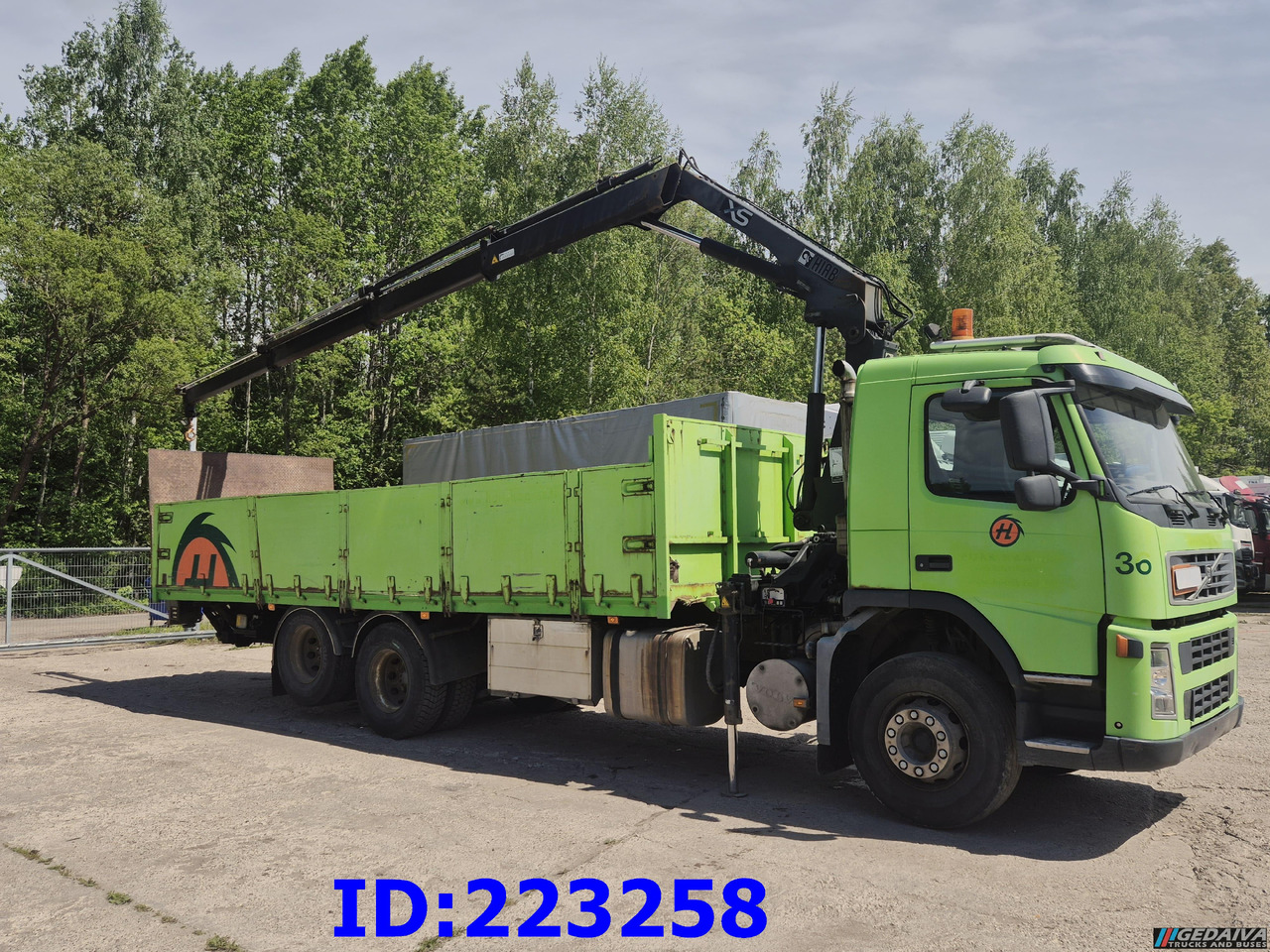VOLVO FM9 300HP 6x2 + HIAB 144B -3 CL - Xe tải thùng lửng/ Phẳng: hình 4 VOLVO FM9 300HP 6x2 + HIAB 144B -3 CL - Xe tải thùng lửng/ Phẳng: hình 4