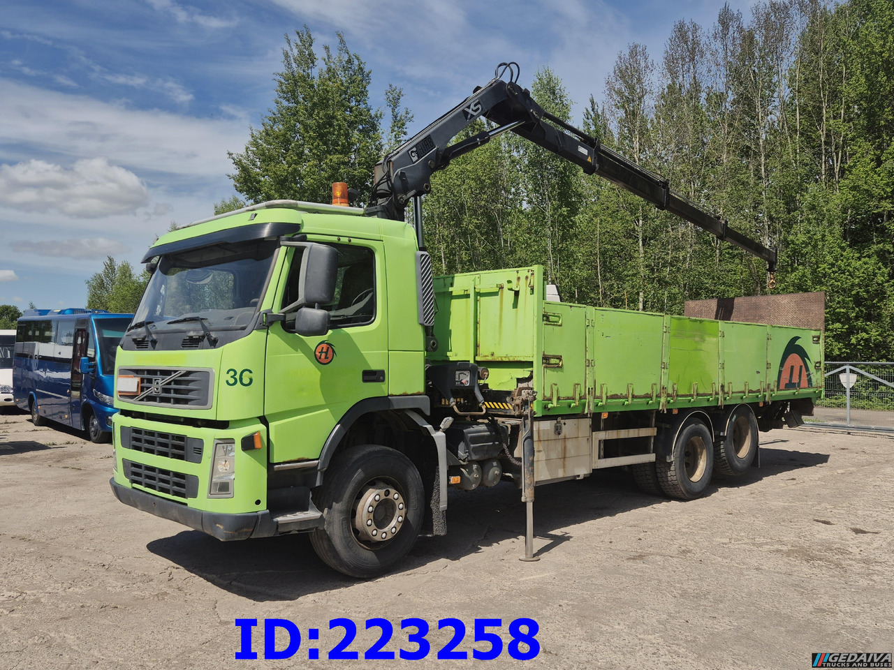 VOLVO FM9 300HP 6x2 + HIAB 144B -3 CL - Xe tải thùng lửng/ Phẳng: hình 1 VOLVO FM9 300HP 6x2 + HIAB 144B -3 CL - Xe tải thùng lửng/ Phẳng: hình 1