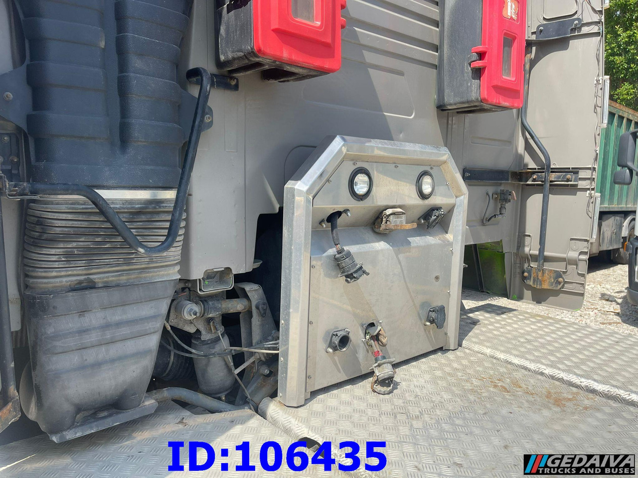 VOLVO FH16 700HP 6X4 Euro5 - Xe đầu kéo: hình 5 VOLVO FH16 700HP 6X4 Euro5 - Xe đầu kéo: hình 5