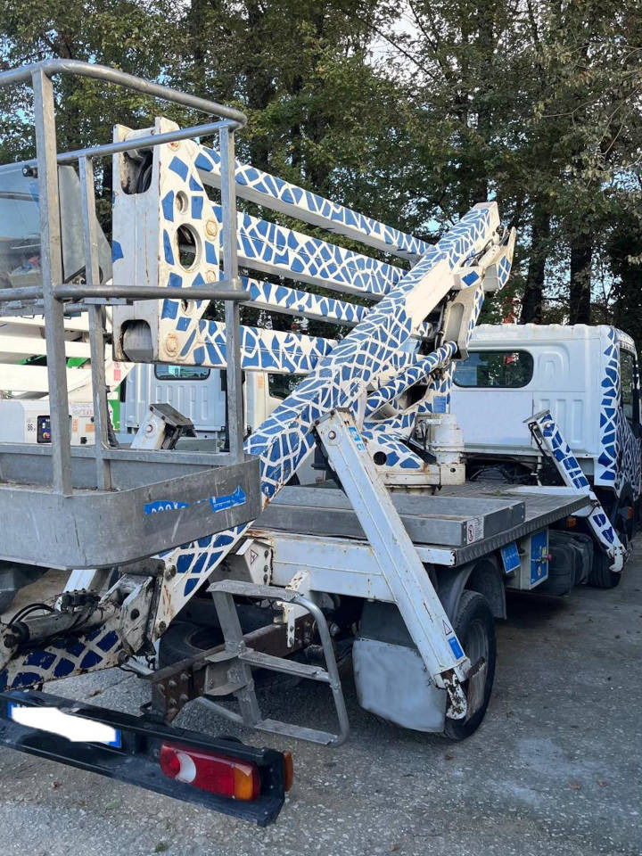 CTE Z 19 - Nền bục trên không gắn trên xe tải: hình 5 CTE Z 19 - Nền bục trên không gắn trên xe tải: hình 5