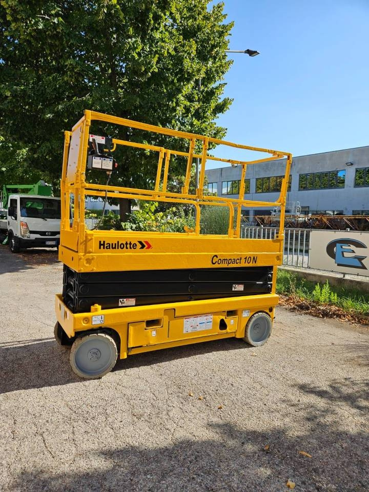 Haulotte Compact 10 N - Máy nâng người hình kéo: hình 1 Haulotte Compact 10 N - Máy nâng người hình kéo: hình 1