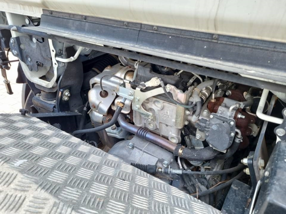 Palfinger P 240 AXE - Nền bục trên không gắn trên xe tải: hình 3 Palfinger P 240 AXE - Nền bục trên không gắn trên xe tải: hình 3