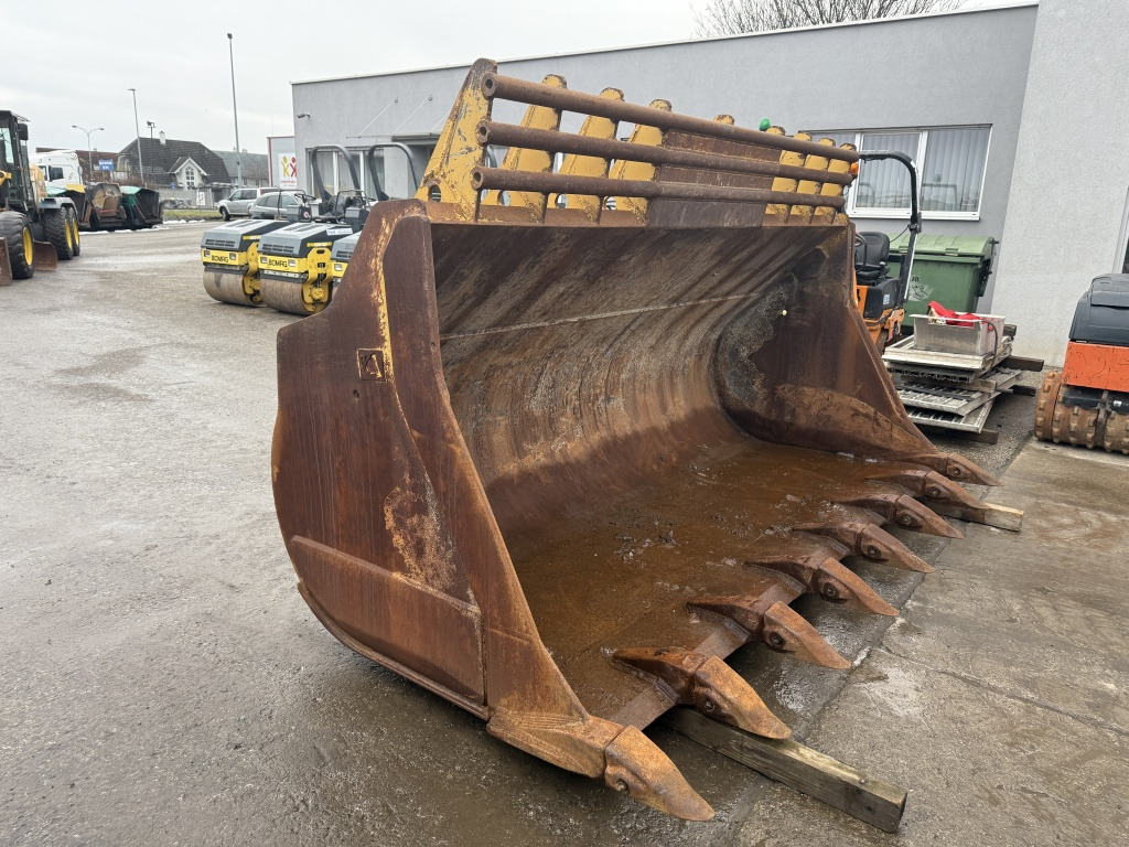 Caterpillar 980 K (111788) - Gầu xúc lật: hình 2 Caterpillar 980 K (111788) - Gầu xúc lật: hình 2