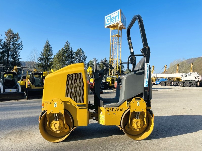 Caterpillar CB14B (3399) - Máy lăn: hình 1 Caterpillar CB14B (3399) - Máy lăn: hình 1