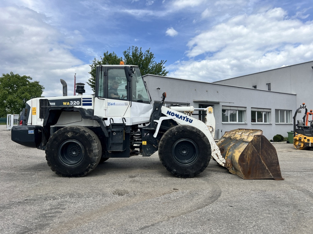 Komatsu WA 320-6 (111584) - Máy xúc lật bánh lốp: hình 4 Komatsu WA 320-6 (111584) - Máy xúc lật bánh lốp: hình 4