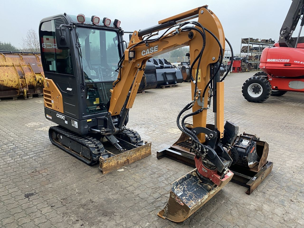 Case CX19C - Máy xúc mini: hình 5 Case CX19C - Máy xúc mini: hình 5