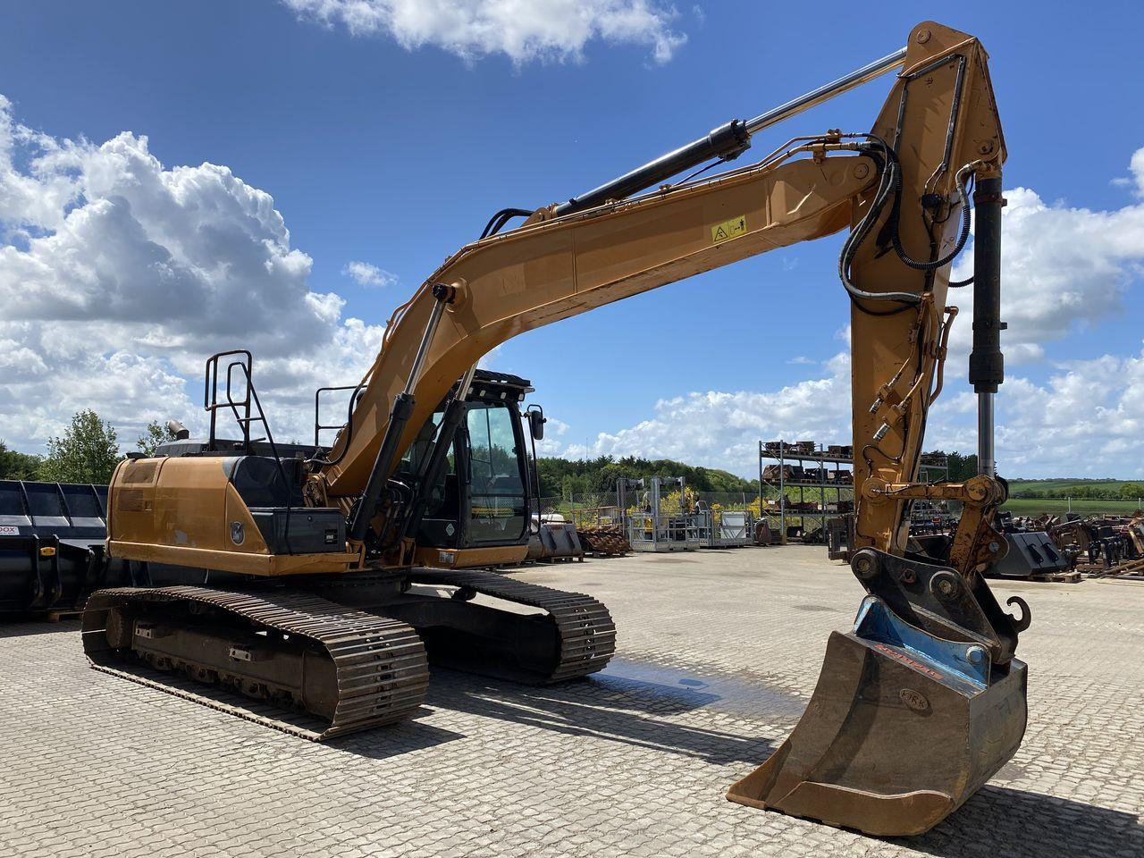 Case CX210C - Máy xúc bánh xích: hình 5 Case CX210C - Máy xúc bánh xích: hình 5