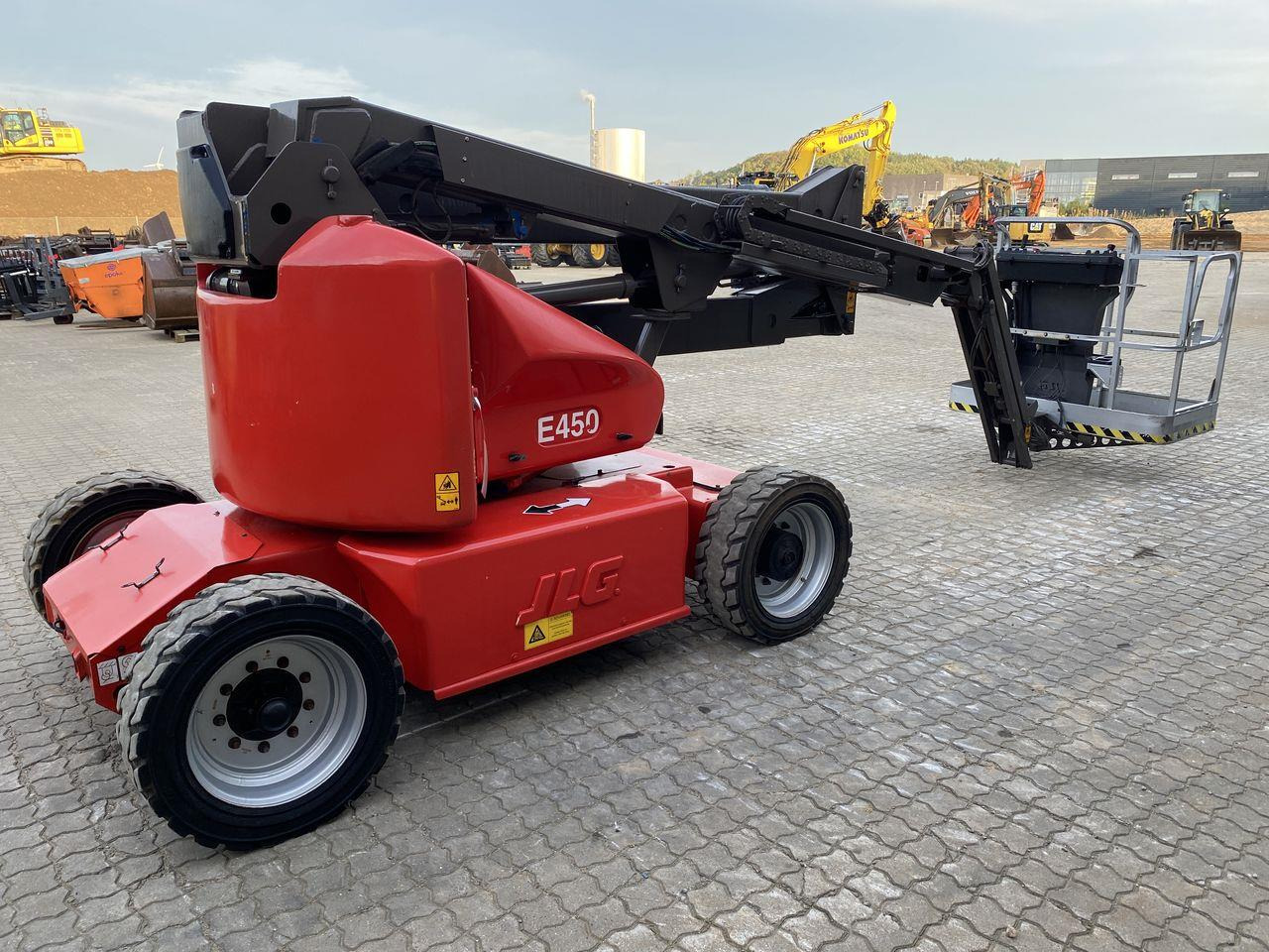 JLG E450AJ - Xe nâng người nhiều khớp nối: hình 4 JLG E450AJ - Xe nâng người nhiều khớp nối: hình 4