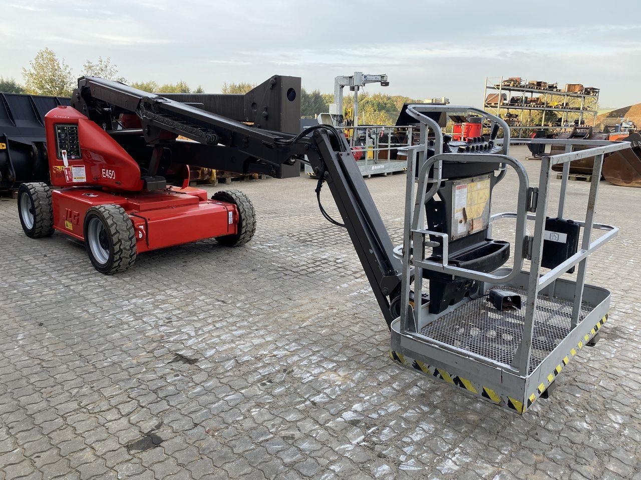 JLG E450AJ - Xe nâng người nhiều khớp nối: hình 5 JLG E450AJ - Xe nâng người nhiều khớp nối: hình 5